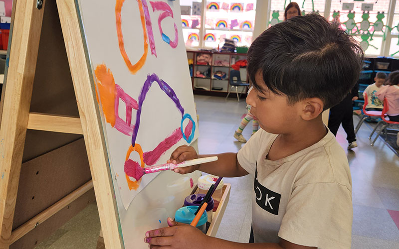 girl painting