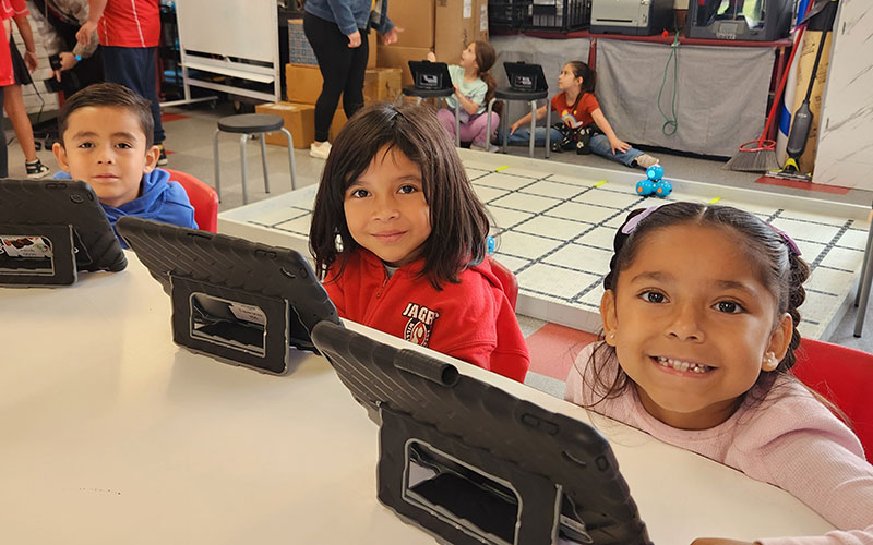 3 young students on ipdas