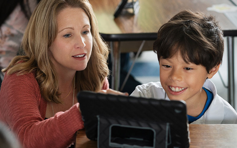 teacher andstudent on ipad